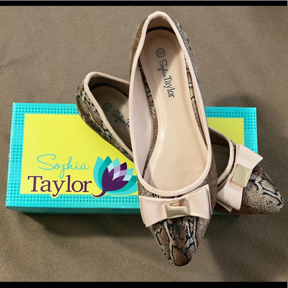 Pink Snakeskin print flats